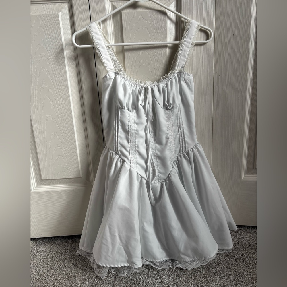 White Sleeveless Lace Trim Dress